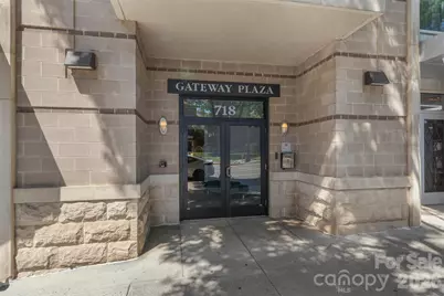 718 W Trade Street #801, Charlotte, NC 28202 - Photo 31