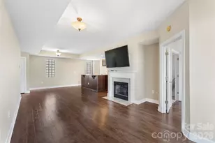 718 W Trade St, Charlotte, NC 28202 - Photo 15