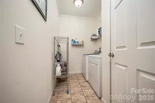 34 Middle St, Hendersonville, NC 28792 - Photo 17