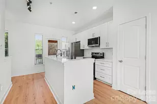 1032 Skyline View Way, Charlotte, NC 28204 - Photo 5
