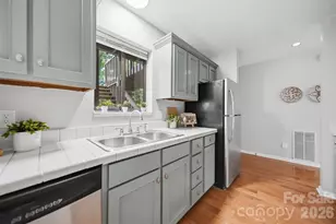 1420 11th Street Dr NW, Hickory, NC 28601 - Photo 9