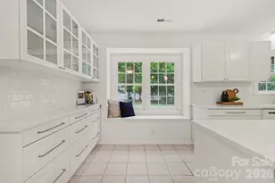 10727 Colony Woods Dr, Charlotte, NC 28277 - Photo 5