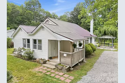 226 Vance Avenue, Black Mountain, NC 28711 - Photo 1