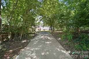 933 Rowan St, Charlotte, NC 28208 - Photo 33