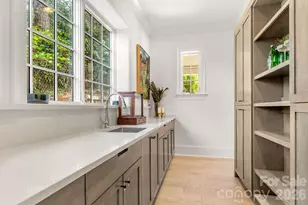1355 S Kings Dr, Charlotte, NC 28207 - Photo 17