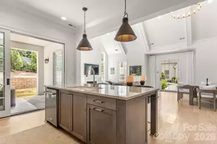 1355 S Kings Dr, Charlotte, NC 28207 - Photo 13
