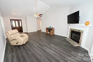 1035 E 24th St, Newton, NC 28658 - Photo 7