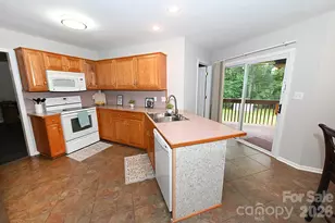 1035 E 24th St, Newton, NC 28658 - Photo 11