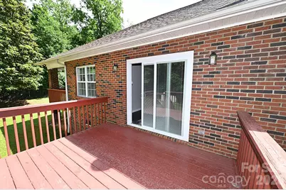 1035 E 24th Street, Newton, NC 28658 - Photo 5