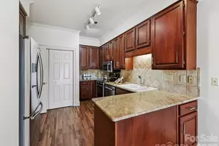 2831 Sharon View Rd, Charlotte, NC 28210 - Photo 11