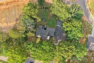 1520 5th St NE, Hickory, NC 28601 - Photo 9