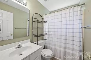 9421 Foggy Meadow Rd, Charlotte, NC 28269 - Photo 25