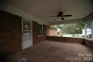 225 Dogwood Dr, Mount Holly, NC 28120 - Photo 7