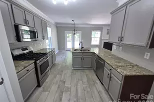 6229 Roseway Ct, Harrisburg, NC 28075 - Photo 5
