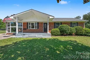 101 E Chamblee Dr, Salisbury, NC 28147 - Photo 1