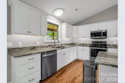 100 Walt Drive, Hendersonville, NC 28792 - Photo 11