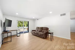 4739 Hedgemore Dr, Charlotte, NC 28209 - Photo 3