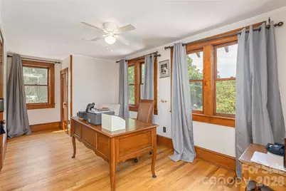 831 Oakland Street, Hendersonville, NC 28791 - Photo 5
