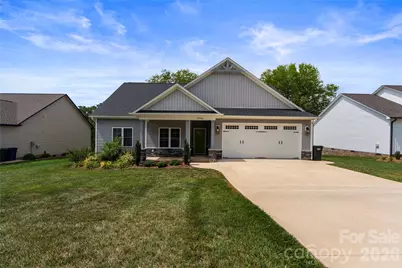4944 Southview Drive, Hickory, NC 28602 - Photo 1