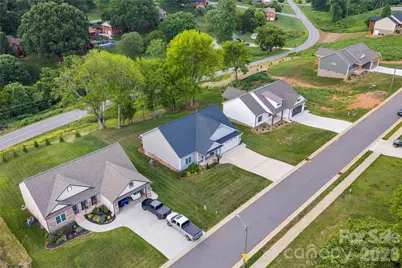 4944 Southview Drive, Hickory, NC 28602 - Photo 5