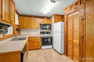 137 Amys Ridge Rd, Lake Lure, NC 28746 - Photo 13