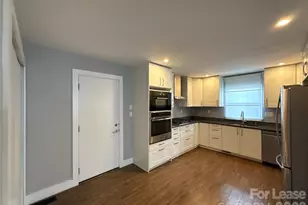 300 E Peterson Dr, Charlotte, NC 28217 - Photo 5