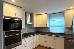 300 E Peterson Dr, Charlotte, NC 28217 - Photo 7