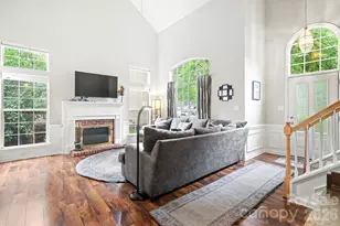 4710 Kirkgard Trail, Charlotte, NC 28269 - Photo 5
