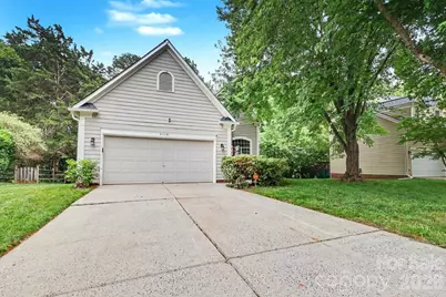 4710 Kirkgard Trail, Charlotte, NC 28269 - Photo 33