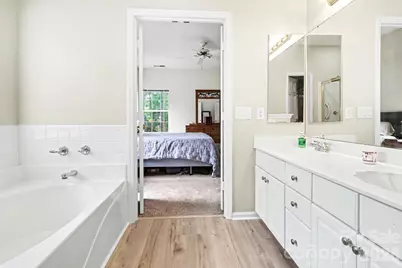 4710 Kirkgard Trail, Charlotte, NC 28269 - Photo 17