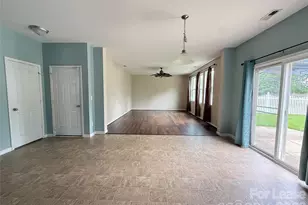 11828 Bending Branch Rd, Charlotte, NC 28227 - Photo 7