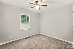 505 S 13th St, Bessemer City, NC 28016 - Photo 13