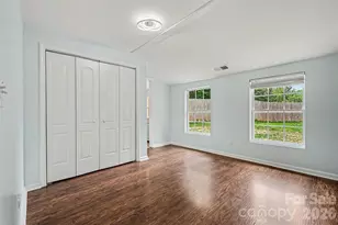 9902 Forest Dr, Charlotte, NC 28216 - Photo 31