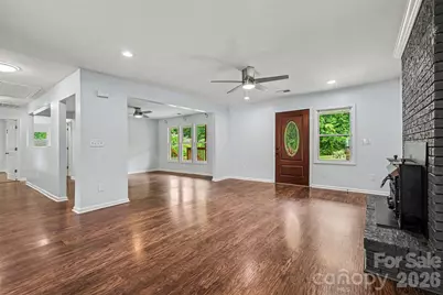 9902 Forest Drive, Charlotte, NC 28216 - Photo 5