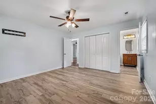 9902 Forest Dr, Charlotte, NC 28216 - Photo 23