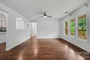 9902 Forest Dr, Charlotte, NC 28216 - Photo 9