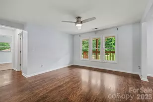 9902 Forest Dr, Charlotte, NC 28216 - Photo 7