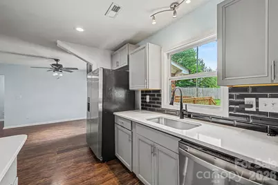 9902 Forest Drive, Charlotte, NC 28216 - Photo 13