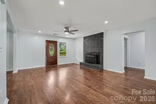 9902 Forest Dr, Charlotte, NC 28216 - Photo 5