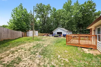 9902 Forest Drive, Charlotte, NC 28216 - Photo 37