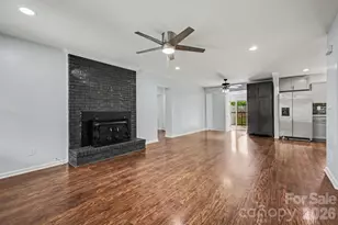 9902 Forest Dr, Charlotte, NC 28216 - Photo 7