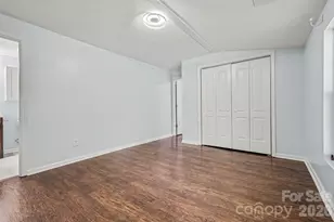 9902 Forest Dr, Charlotte, NC 28216 - Photo 29