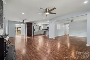 9902 Forest Dr, Charlotte, NC 28216 - Photo 9
