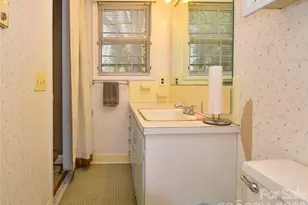 1420 Waybridge Ln, Winston Salem, NC 27103 - Photo 7