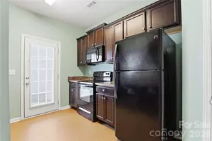 3627 Danvers St, Charlotte, NC 28213 - Photo 5