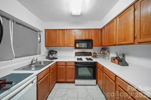 6049 Green Forest Dr, Charlotte, NC 28212 - Photo 5
