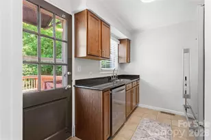 525 Wakefield Dr, Charlotte, NC 28209 - Photo 11