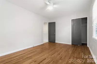 525 Wakefield Drive, Charlotte, NC 28209 - Photo 25