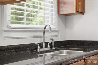 525 Wakefield Drive, Charlotte, NC 28209 - Photo 13