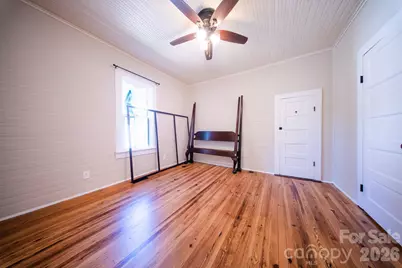 110 N Chestnut Street, Morganton, NC 28655 - Photo 9